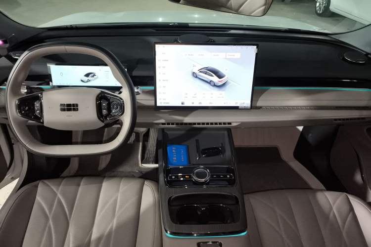Used Geely Galaxy 8 2025 130km EM-i Prestige Edition Center Console