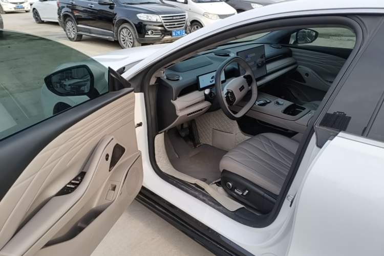Used Geely Galaxy 8 2025 130km EM-i Flagship Edition Driver Seat