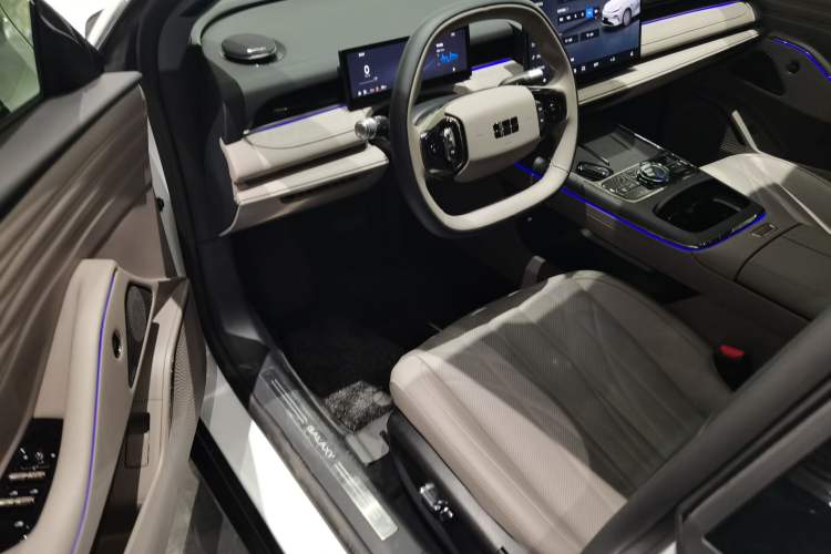 Used Geely Galaxy 8 2025 130km EM-i Deluxe Edition Driver Seat