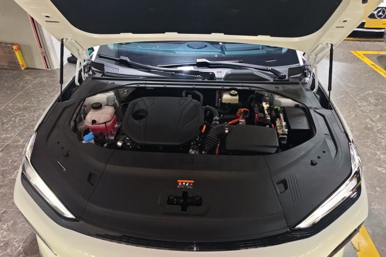 Used Geely Galaxy 8 2025 130km EM-i Flagship Edition Engine Bay