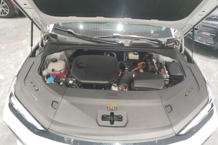 Used Geely Galaxy 8 2025 130km EM-i Deluxe Edition Engine Bay