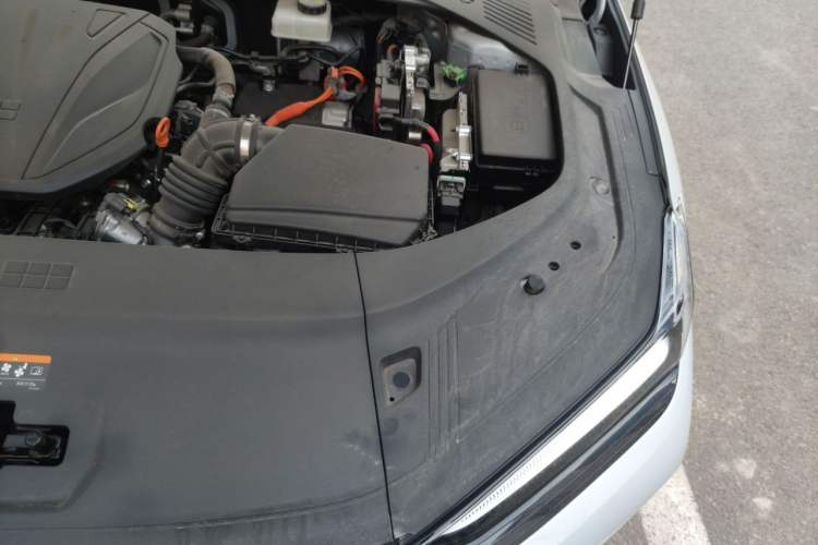 Used Geely Galaxy 8 2025 130km EM-i Flagship Edition Engine Bay Left