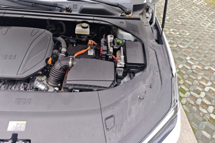 Used Geely Galaxy 8 2025 130km EM-i Flagship Edition Engine Bay Left
