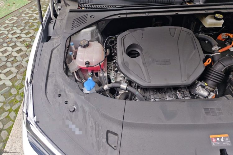 Used Geely Galaxy 8 2025 130km EM-i Flagship Edition Engine Bay Right