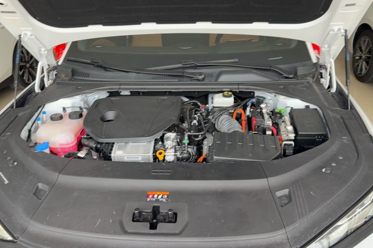 Used Geely Galaxy 8 2025 130km EM-P Starship Edition Engine Bay