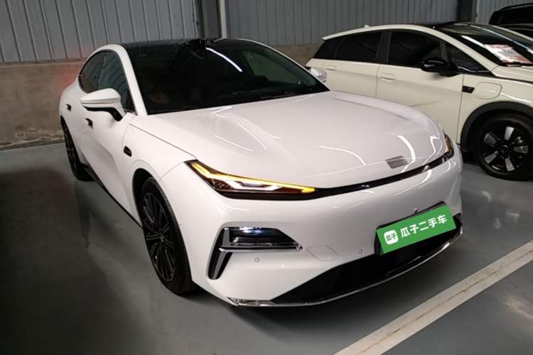 Used Geely Galaxy 8 2025 130km EM-P Starship Edition Exterior 1