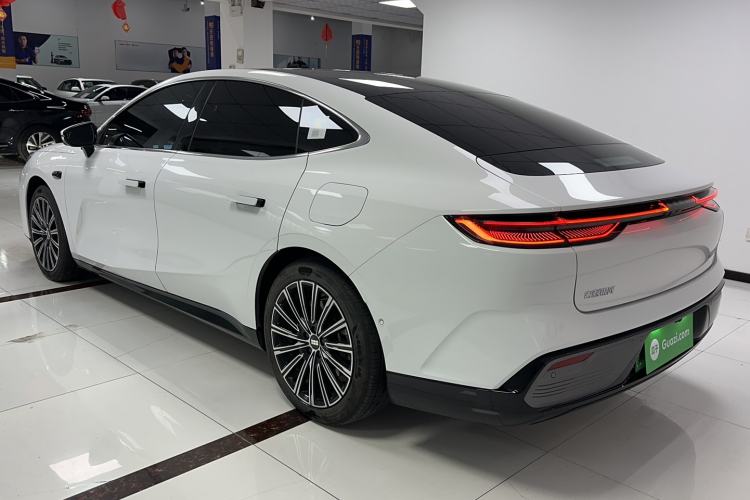 Used Geely Galaxy 8 2025 130km EM-P Starship Edition Exterior 2