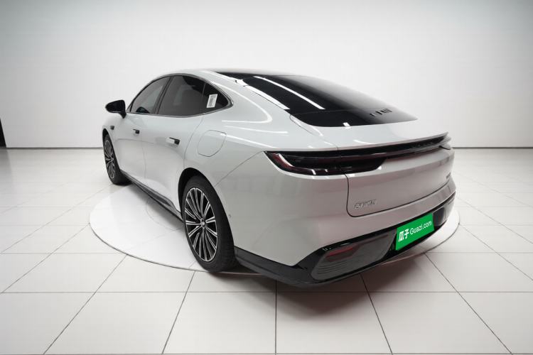 Used Geely Galaxy 8 2025 130km EM-i Flagship Edition Exterior 2