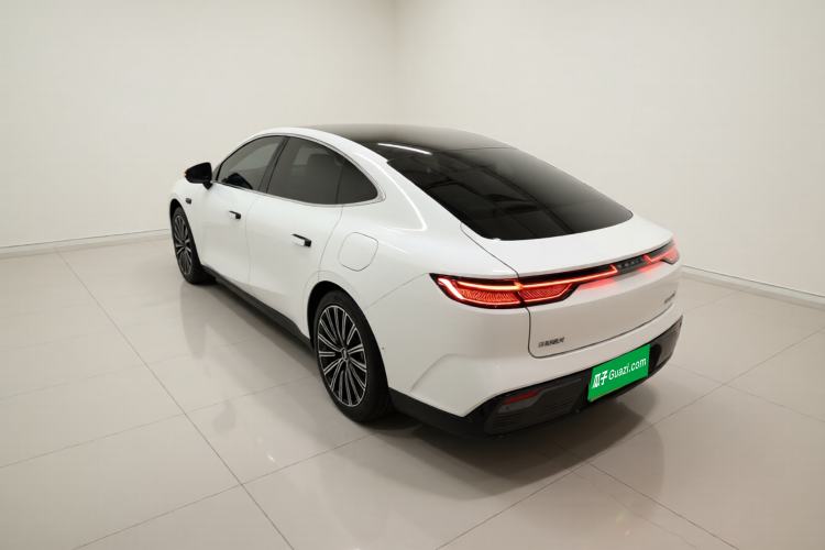 Used Geely Galaxy 8 2025 130km EM-i Flagship Edition Exterior 2