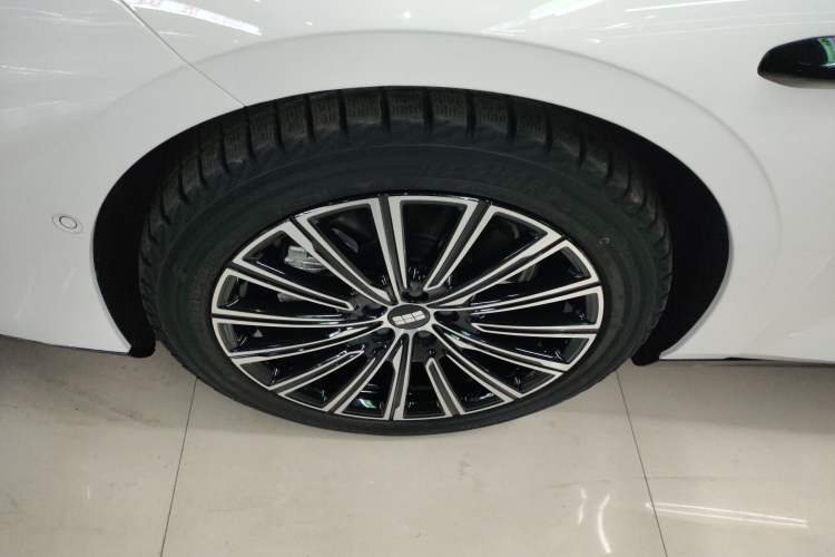 Used Geely Galaxy 8 2025 130km EM-P Starship Edition Exterior 4