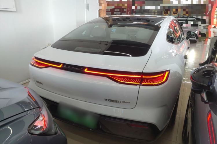 Used Geely Galaxy 8 2025 130km EM-i Deluxe Edition Exterior 4