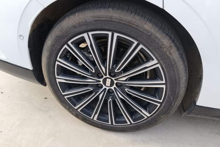 Used Geely Galaxy 8 2025 130km EM-i Flagship Edition Exterior 5