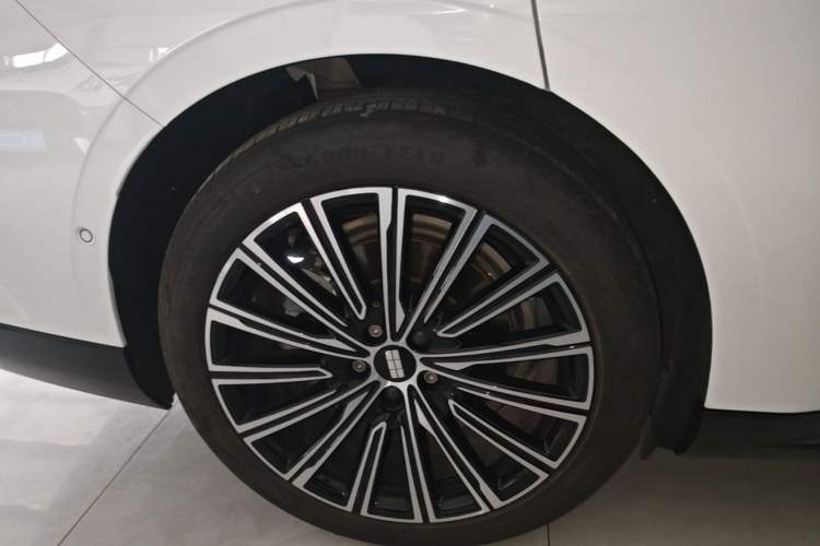 Used Geely Galaxy 8 2025 130km EM-P Starship Edition Exterior 5