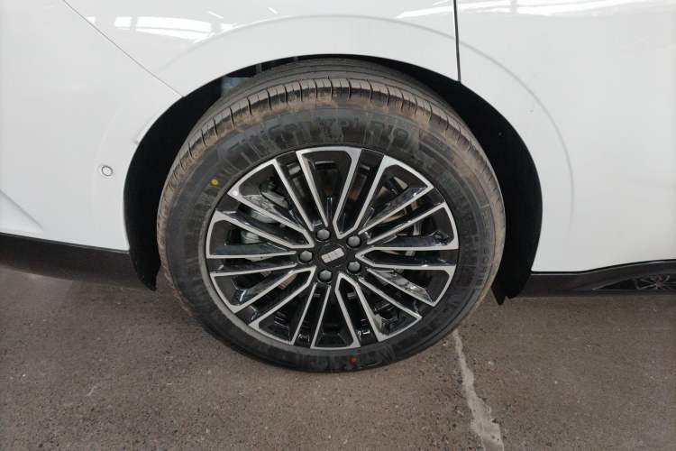 Used Geely Galaxy 8 2025 130km EM-i Prestige Edition Exterior 5