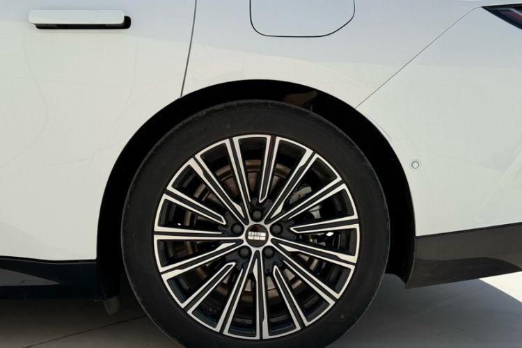 Used Geely Galaxy 8 2025 130km EM-P Starship Edition Exterior 7