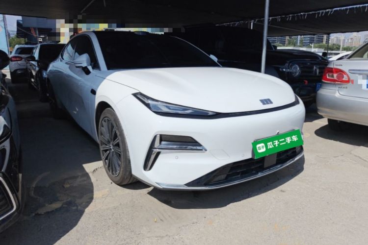 Used Geely Galaxy 8 2025 130km EM-P Starship Edition Front Right 45 Deg