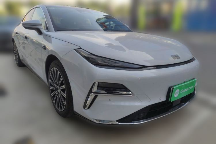 Used Geely Galaxy 8 2025 130km EM-i Flagship Edition Front Right 45 Deg