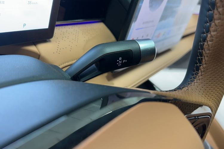 Used Geely Galaxy 8 2025 130km EM-P Starship Edition Gear Lever