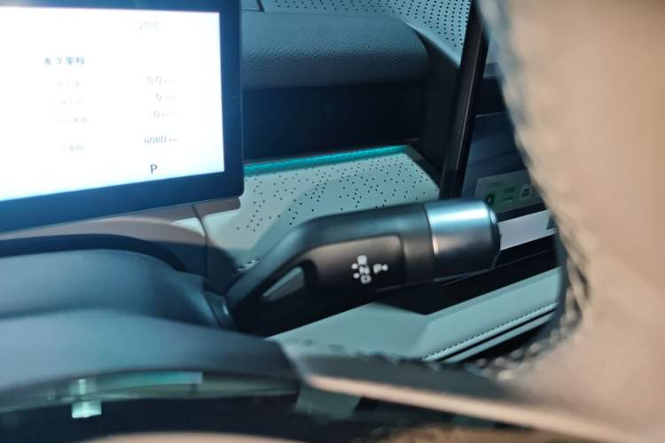 Used Geely Galaxy 8 2025 130km EM-i Flagship Edition Gear Lever