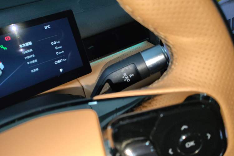 Used Geely Galaxy 8 2025 130km EM-i Flagship Edition Gear Lever