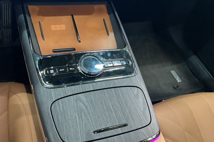 Used Geely Galaxy 8 2025 130km EM-i Deluxe Edition Gear Lever