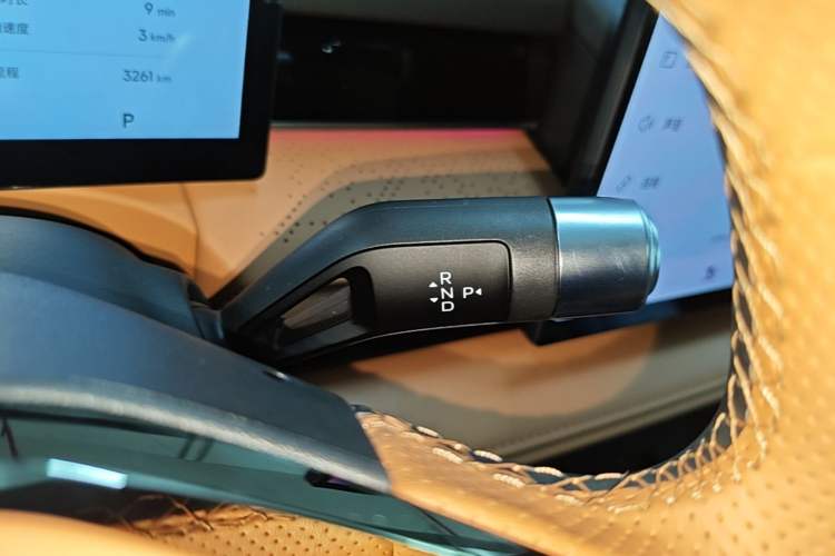 Used Geely Galaxy 8 2025 130km EM-P Starship Edition Gear Lever