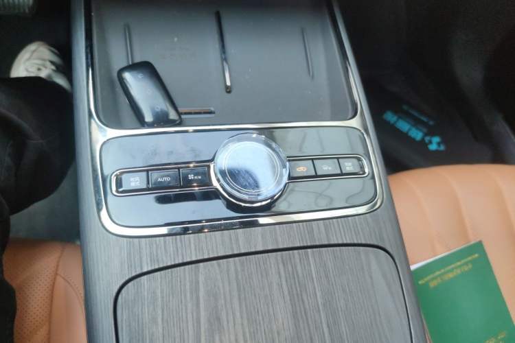 Used Geely Galaxy 8 2025 130km EM-i Flagship Edition Gear Lever