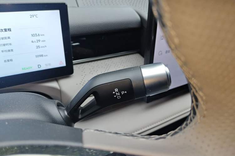 Used Geely Galaxy 8 2025 130km EM-i Flagship Edition Gear Lever