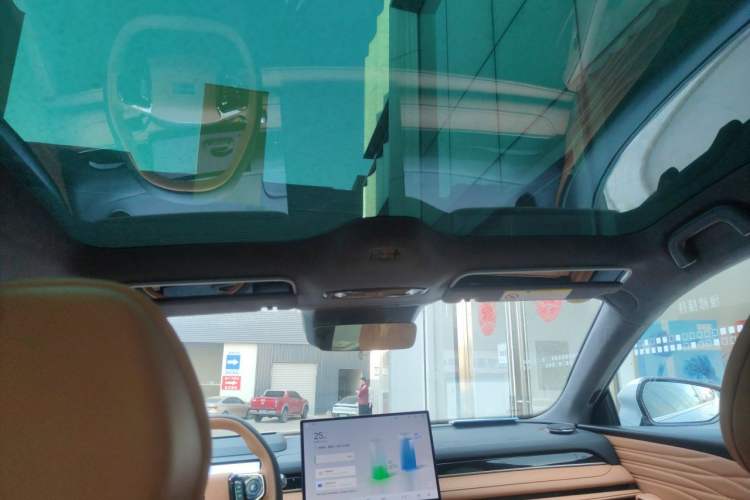 Used Geely Galaxy 8 2025 130km EM-i Flagship Edition Headliner
