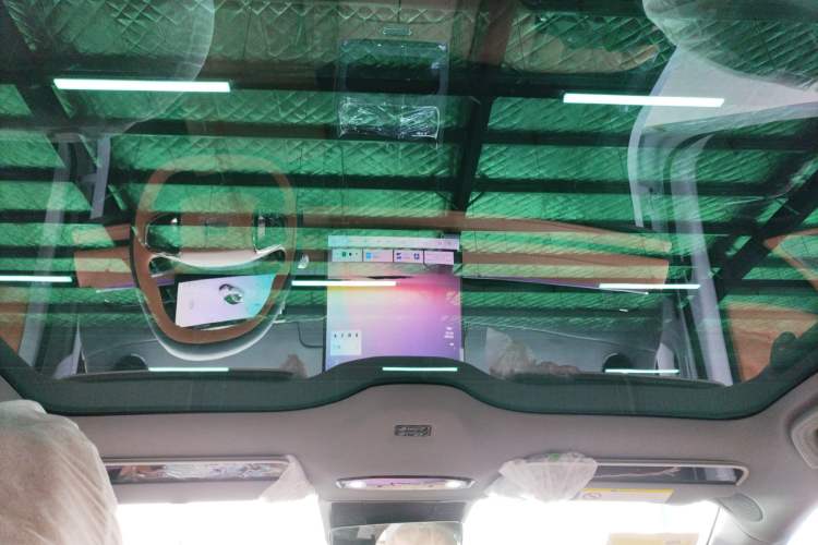 Used Geely Galaxy 8 2025 130km EM-i Prestige Edition Headliner