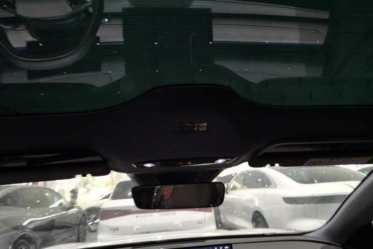 Used Geely Galaxy 8 2025 130km EM-i Deluxe Edition Headliner