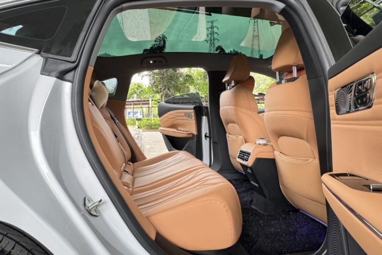 Used Geely Galaxy 8 2025 130km EM-i Deluxe Edition Interior 1