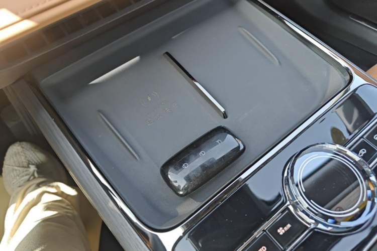 Used Geely Galaxy 8 2025 130km EM-P Starship Edition Interior 1