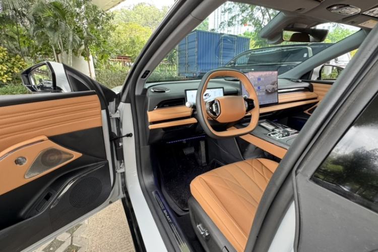 Used Geely Galaxy 8 2025 130km EM-i Deluxe Edition Interior 4