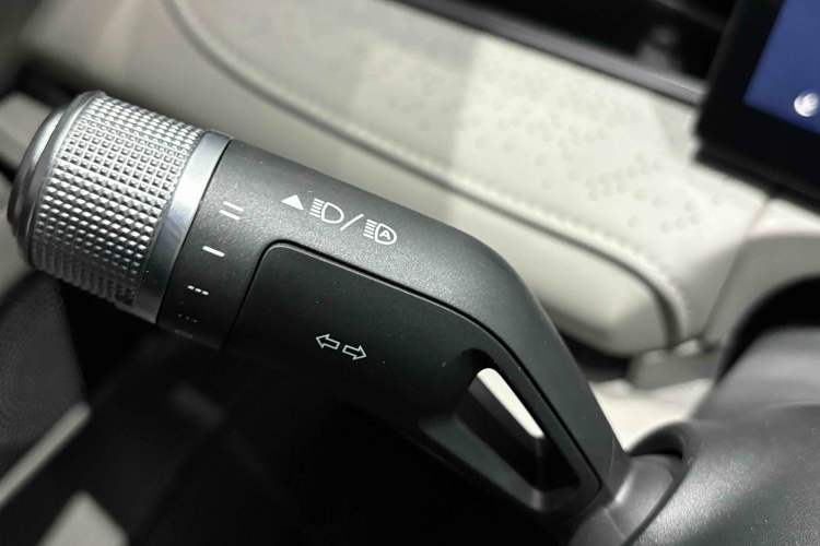 Used Geely Galaxy 8 2025 130km EM-i Deluxe Edition Interior 5