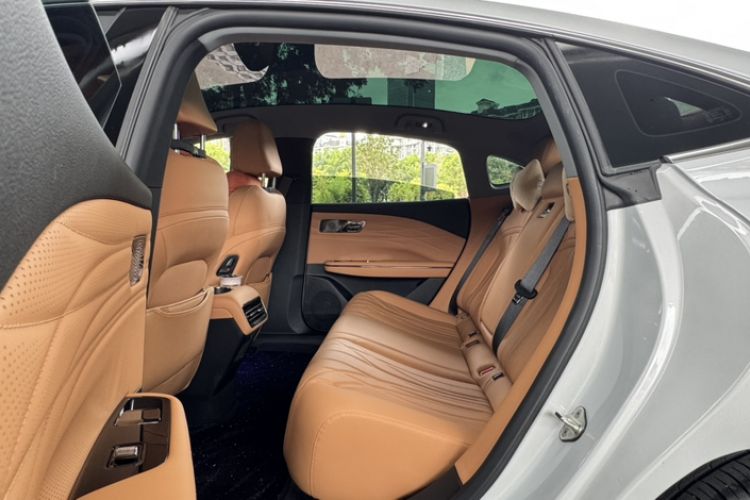 Used Geely Galaxy 8 2025 130km EM-i Deluxe Edition Interior 6