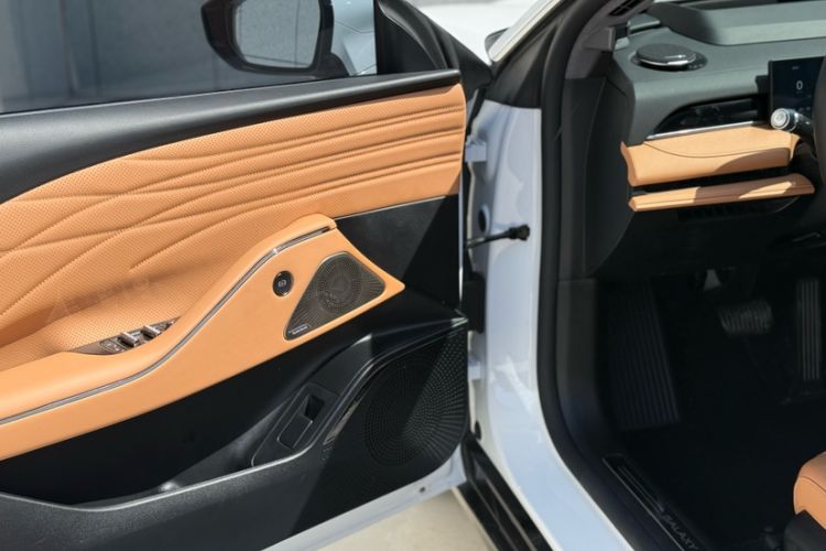 Used Geely Galaxy 8 2025 130km EM-P Starship Edition Interior 7