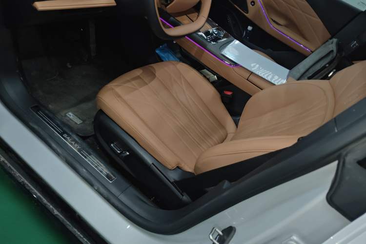 Used Geely Galaxy 8 2025 130km EM-i Deluxe Edition Left Front Seat