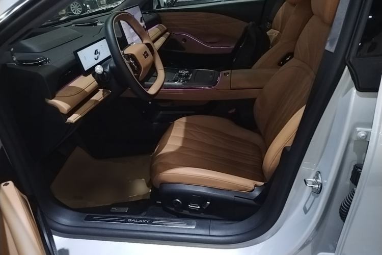 Used Geely Galaxy 8 2025 130km EM-i Flagship Edition Left Front Seat