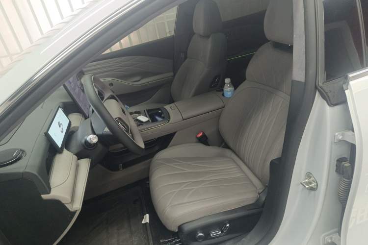 Used Geely Galaxy 8 2025 130km EM-i Flagship Edition Left Front Seat