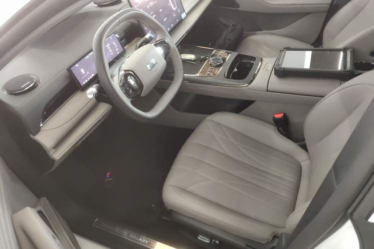 Used Geely Galaxy 8 2025 130km EM-i Deluxe Edition Left Front Seat