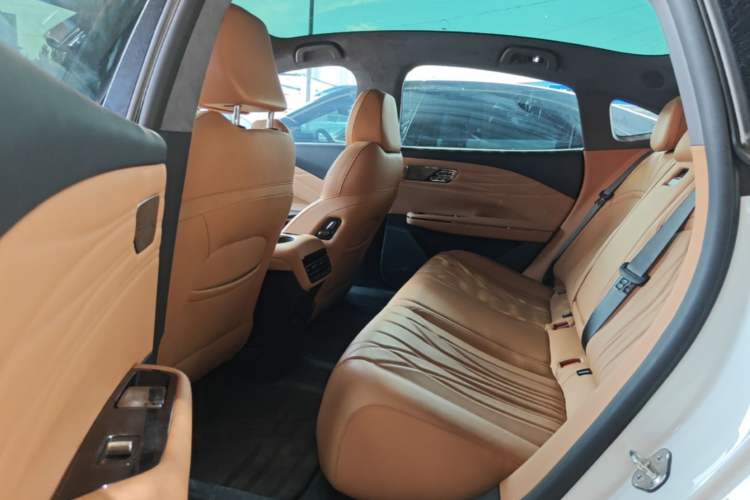 Used Geely Galaxy 8 2025 130km EM-P Starship Edition Left Rear Seat