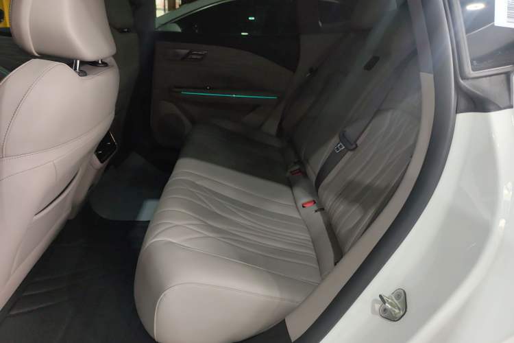 Used Geely Galaxy 8 2025 130km EM-P Starship Edition Left Rear Seat