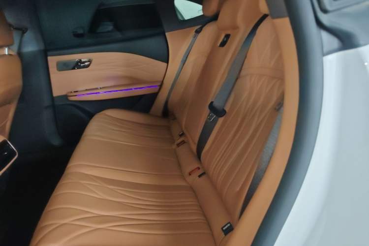 Used Geely Galaxy 8 2025 130km EM-P Starship Edition Left Rear Seat