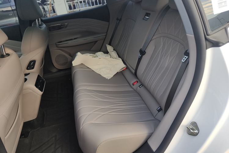 Used Geely Galaxy 8 2025 130km EM-i Deluxe Edition Left Rear Seat