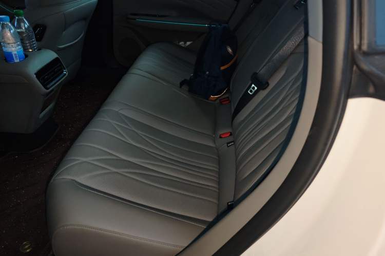 Used Geely Galaxy 8 2025 130km EM-i Deluxe Edition Left Rear Seat