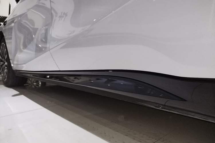 Used Geely Galaxy 8 2025 130km EM-i Flagship Edition Left Side Sill