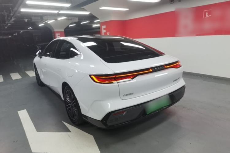 Used Geely Galaxy 8 2025 130km EM-i Deluxe Edition Rear Left 45 Deg