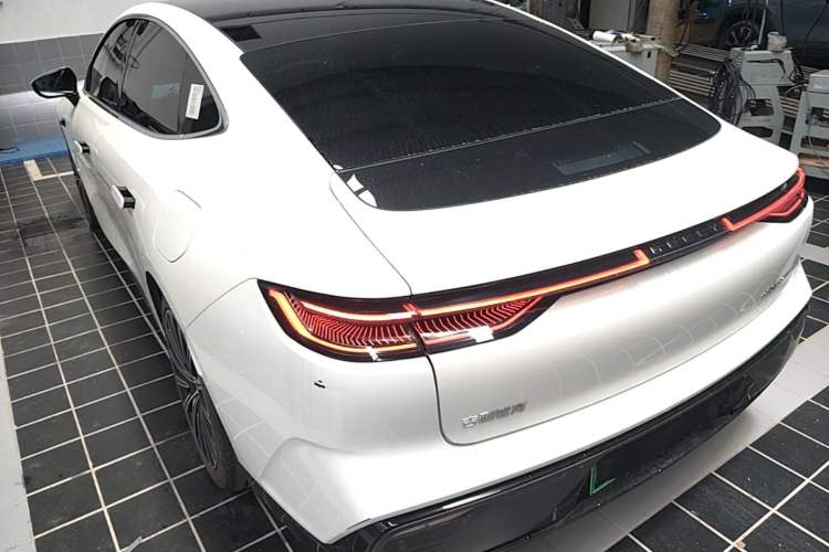 Used Geely Galaxy 8 2025 130km EM-P Starship Edition Rear Left 45 Deg
