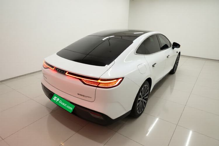 Used Geely Galaxy 8 2025 130km EM-i Flagship Edition Rear Right 45 Deg